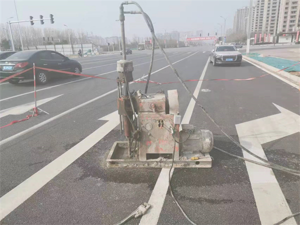 绥芬河公路路面下沉沉降开裂注浆加固施工